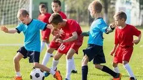 胡尔克成就辉煌500球大满贯，球迷盛大TIFO狂热致敬，场面震撼人心！